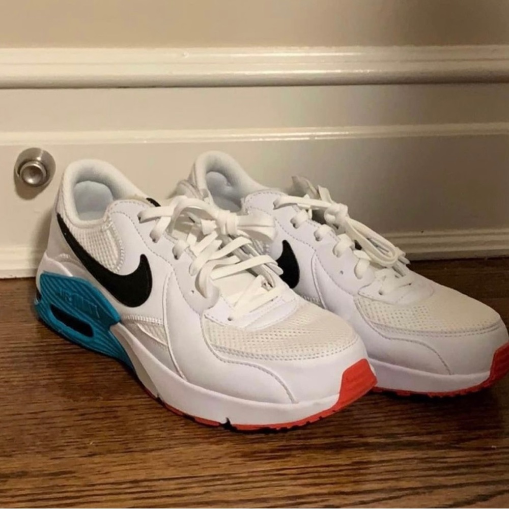 NIKE 🚚 Excee White Multi Color Sneaker - Women’s Size 10 - Picture 1 of 4